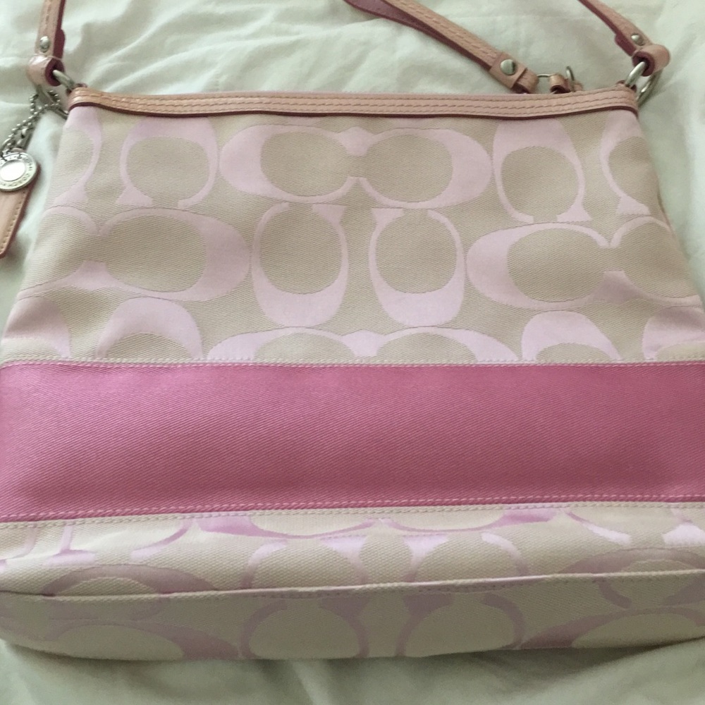 Coach Signature Bag (Pink) MSRP $175!